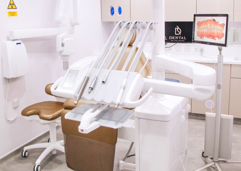 5 signs of healthy teeth treatment room at dental on the banks